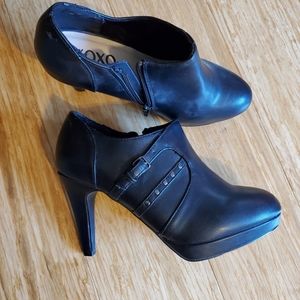 Xoxo size 8 booties